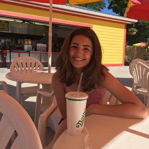 Meet your Posher, Chezzy